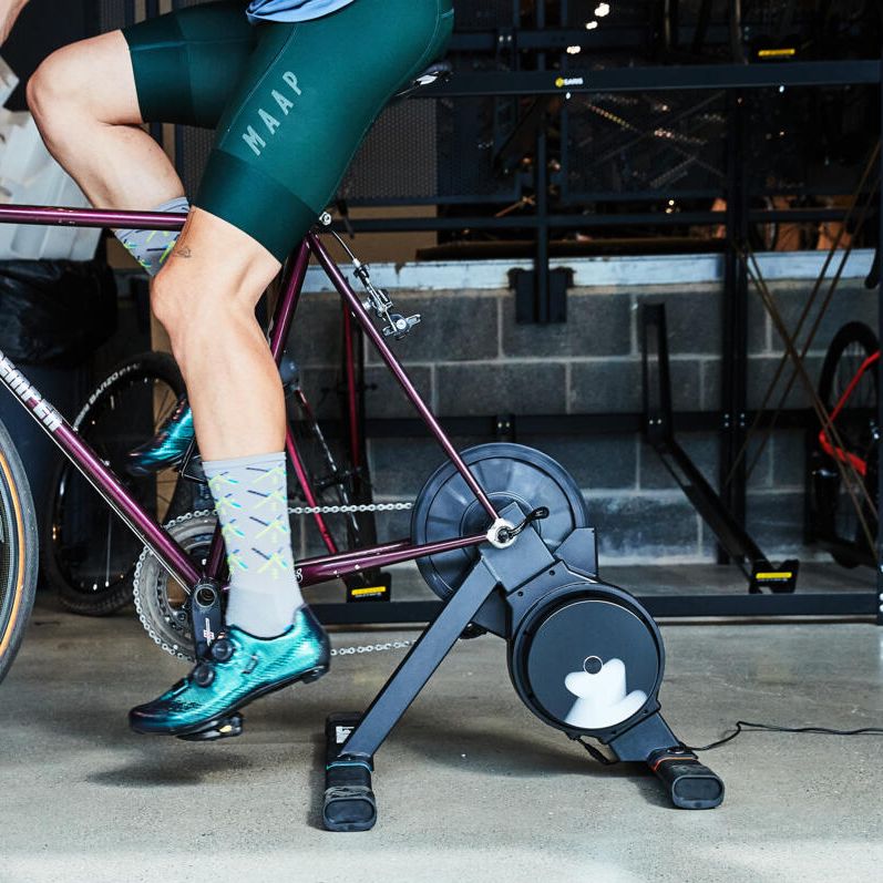 Rulo xe đạp Zwift Hub Trainer